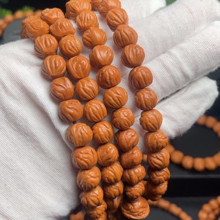 积***哥木质类精品桃核脖挂