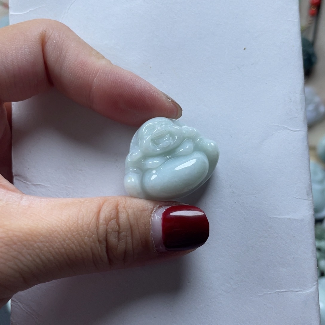 翡翠颈饰未镶嵌佛公