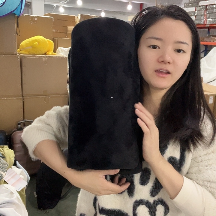 黑色方脚垫子啦啦啦啦