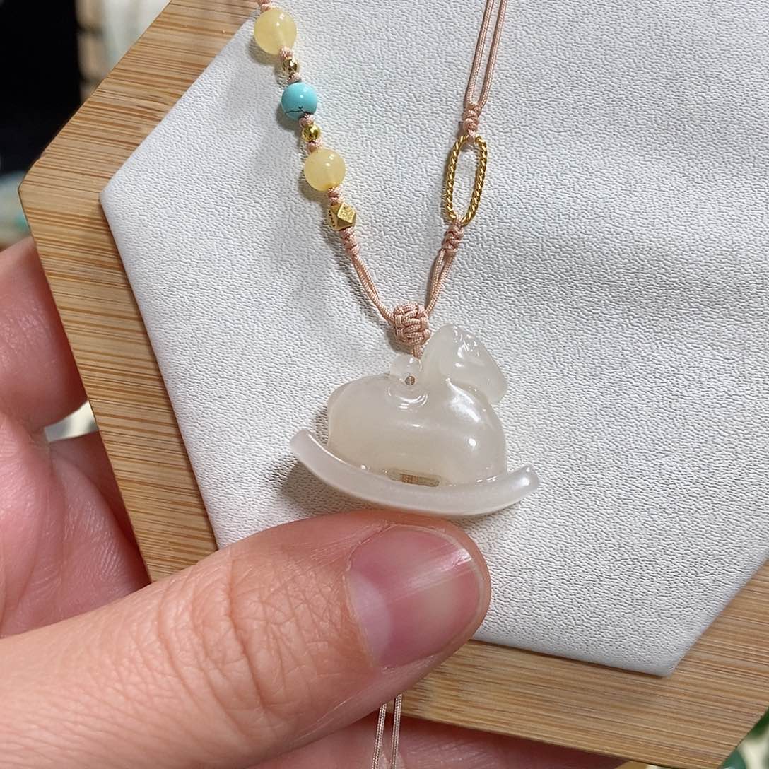 和田玉颈饰未镶嵌