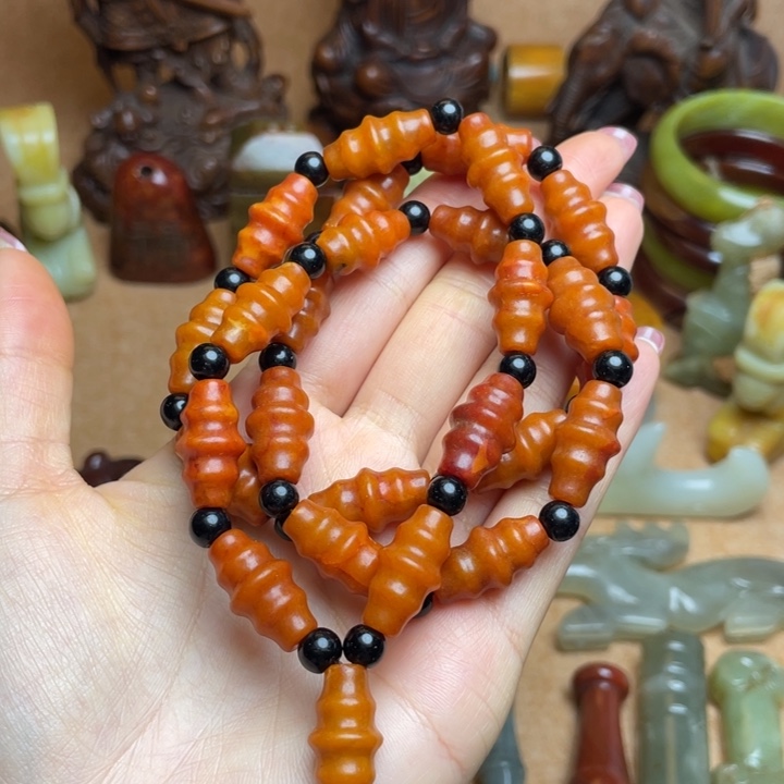 蛇纹石玉未镶嵌颈饰