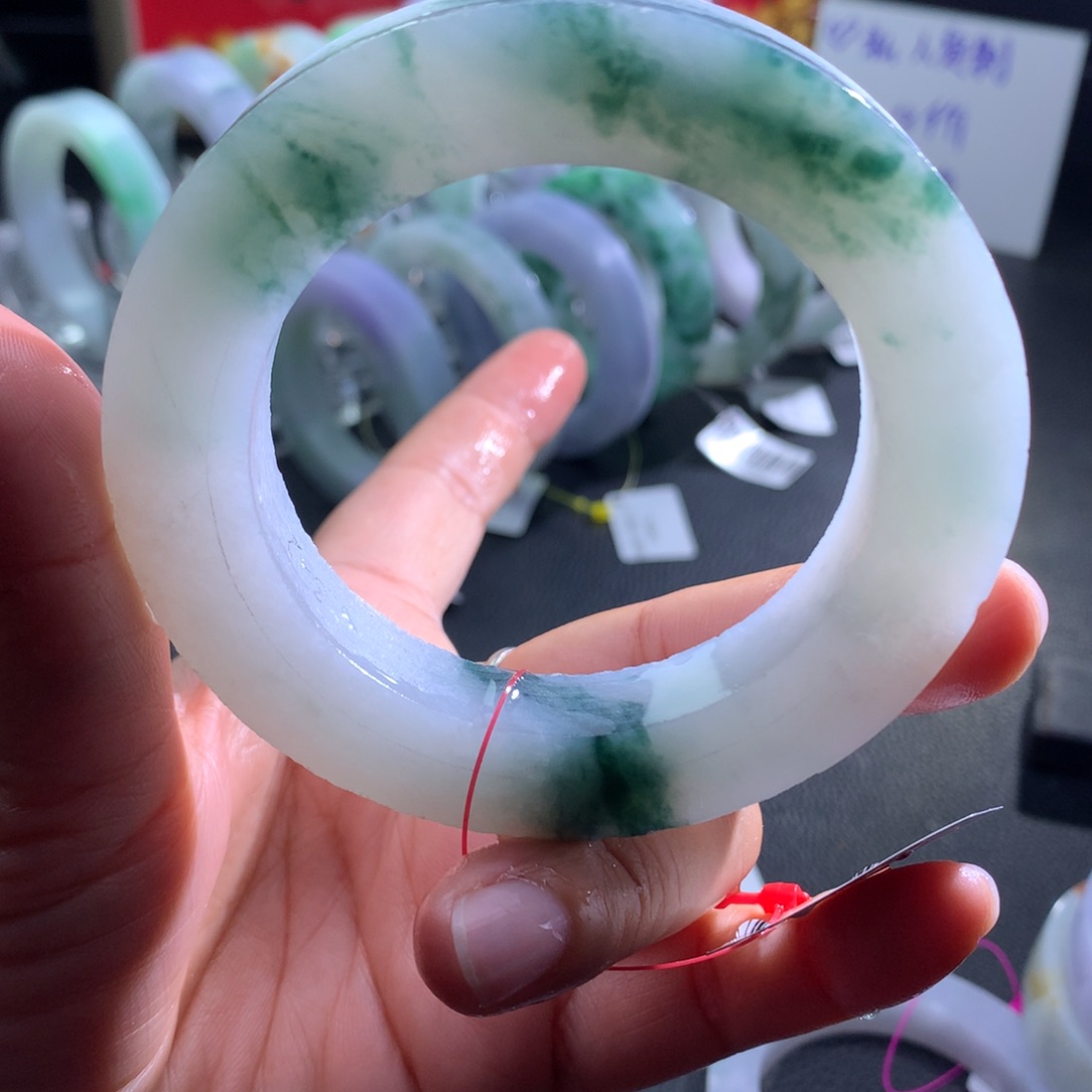 定制翡翠未镶嵌翡翠手镯