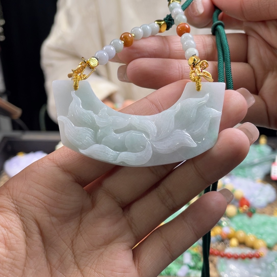 翡翠颈饰未镶嵌代编织