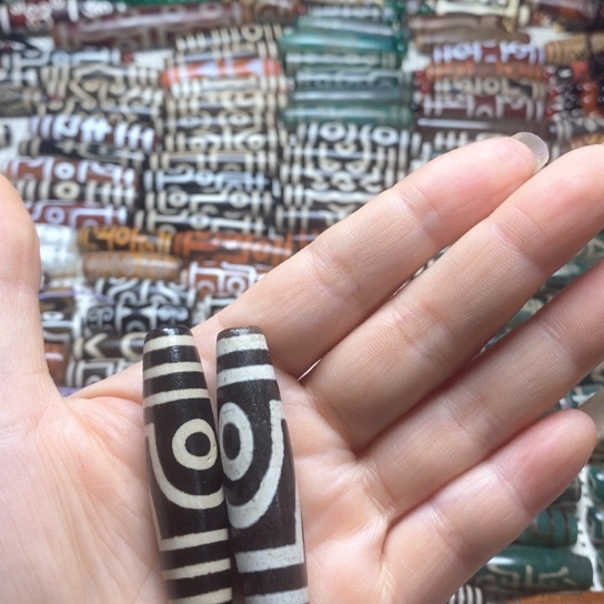 玉***哥玛瑙/玉髓项圈未镶嵌