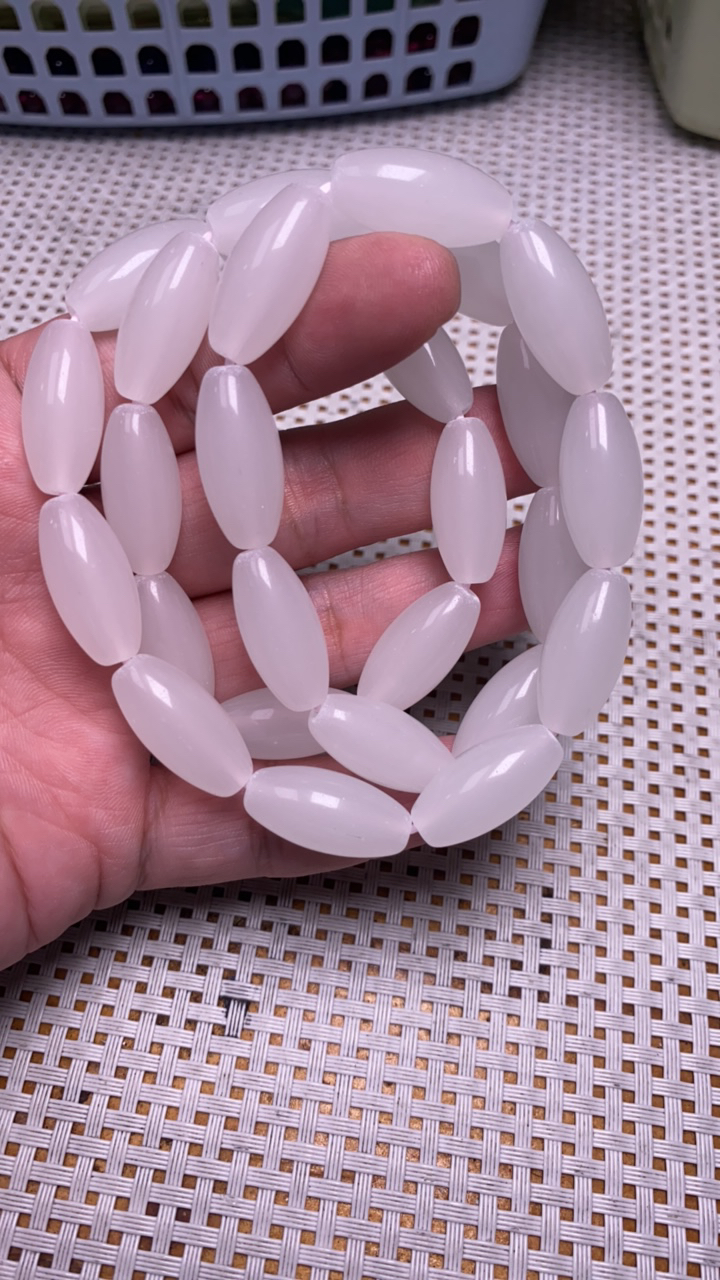 B165  橄榄型脂白三圈手串