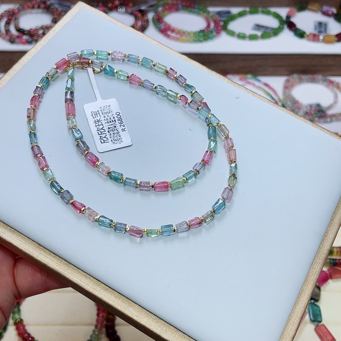 碧玺颈饰未镶嵌多样性发其一