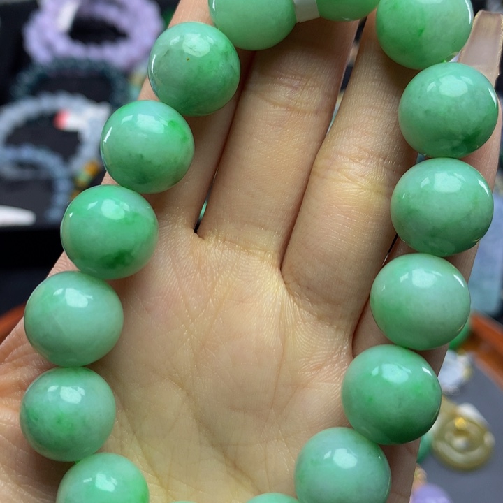 翡翠手链未镶嵌翡翠