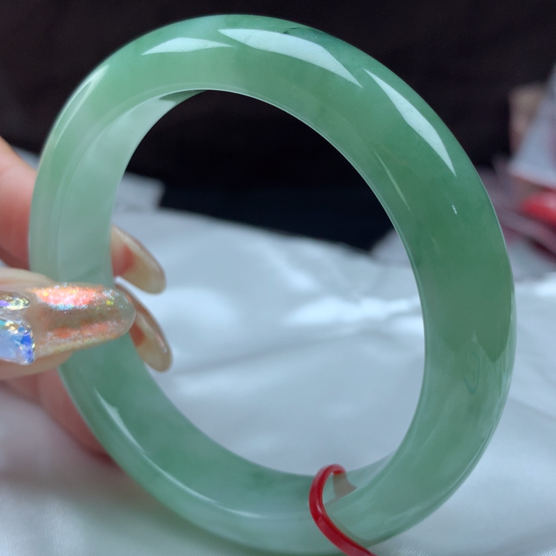 翡翠手镯未镶嵌0174，