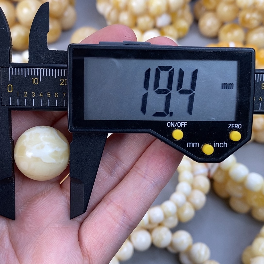 琥珀未镶嵌珠宝奇石4.3g有平面