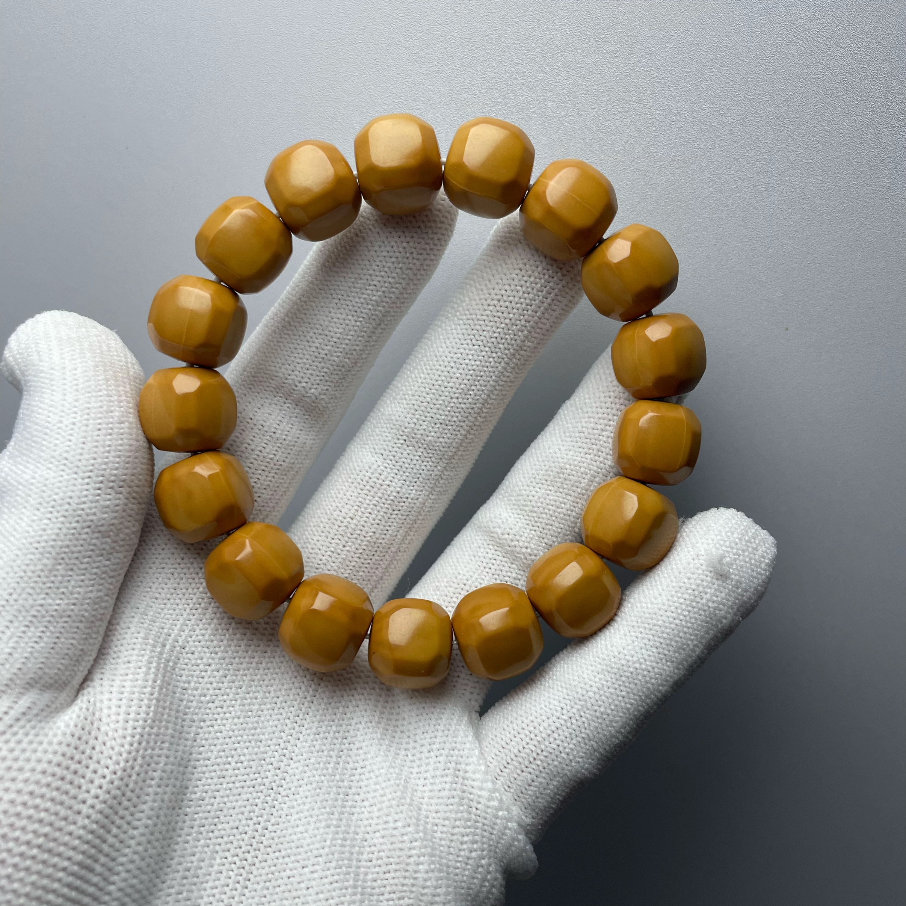 龙炎六方全品猴头核桃镜面高抛手串,全品无瑕疵油性足上色块