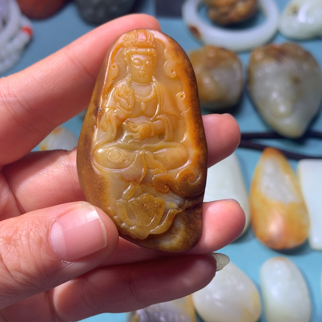 和田玉挂件未镶嵌老****。