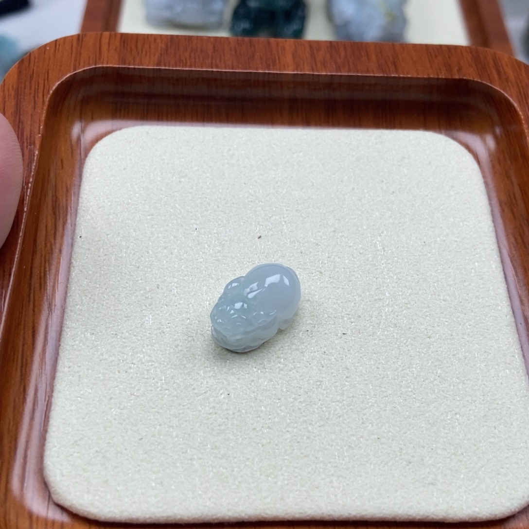 绵***颈饰未镶嵌翡翠如意貔貅