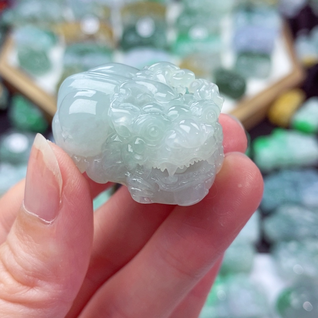 翡翠颈饰未镶嵌天然