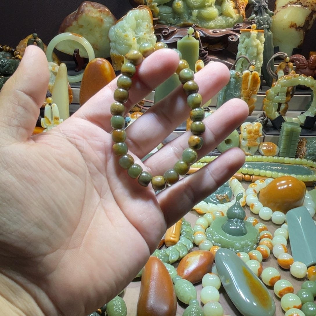 透闪石质玉未镶嵌珠宝奇石