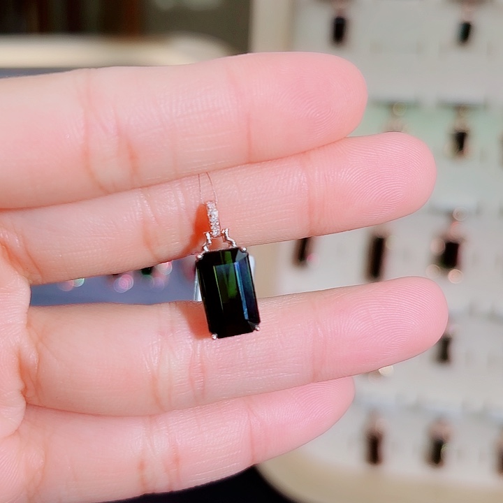 碧玺吊坠(不含链)18K金镶嵌