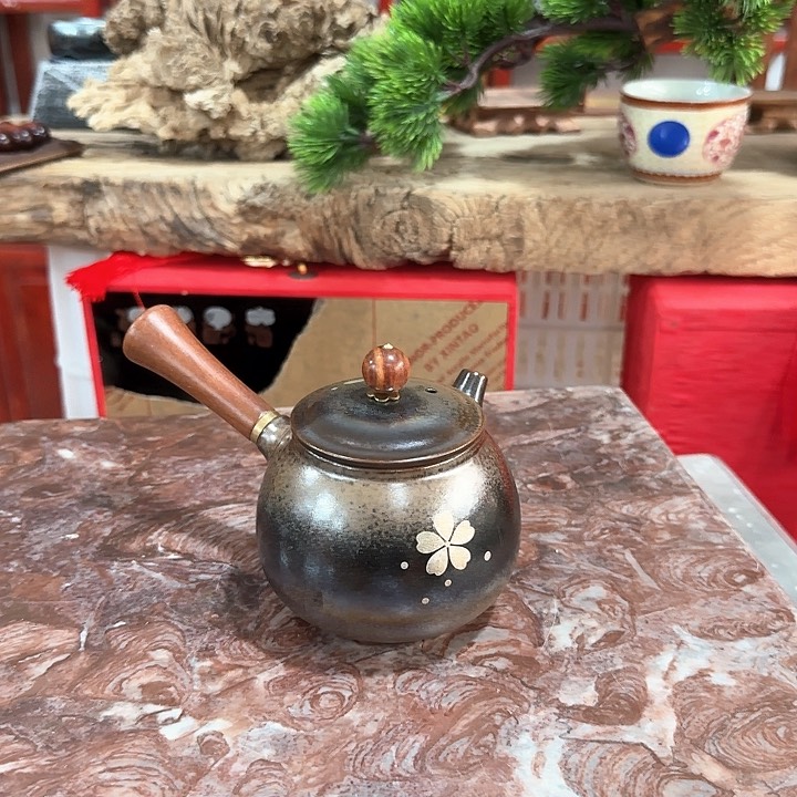 壶一个瓷。。品茗之余