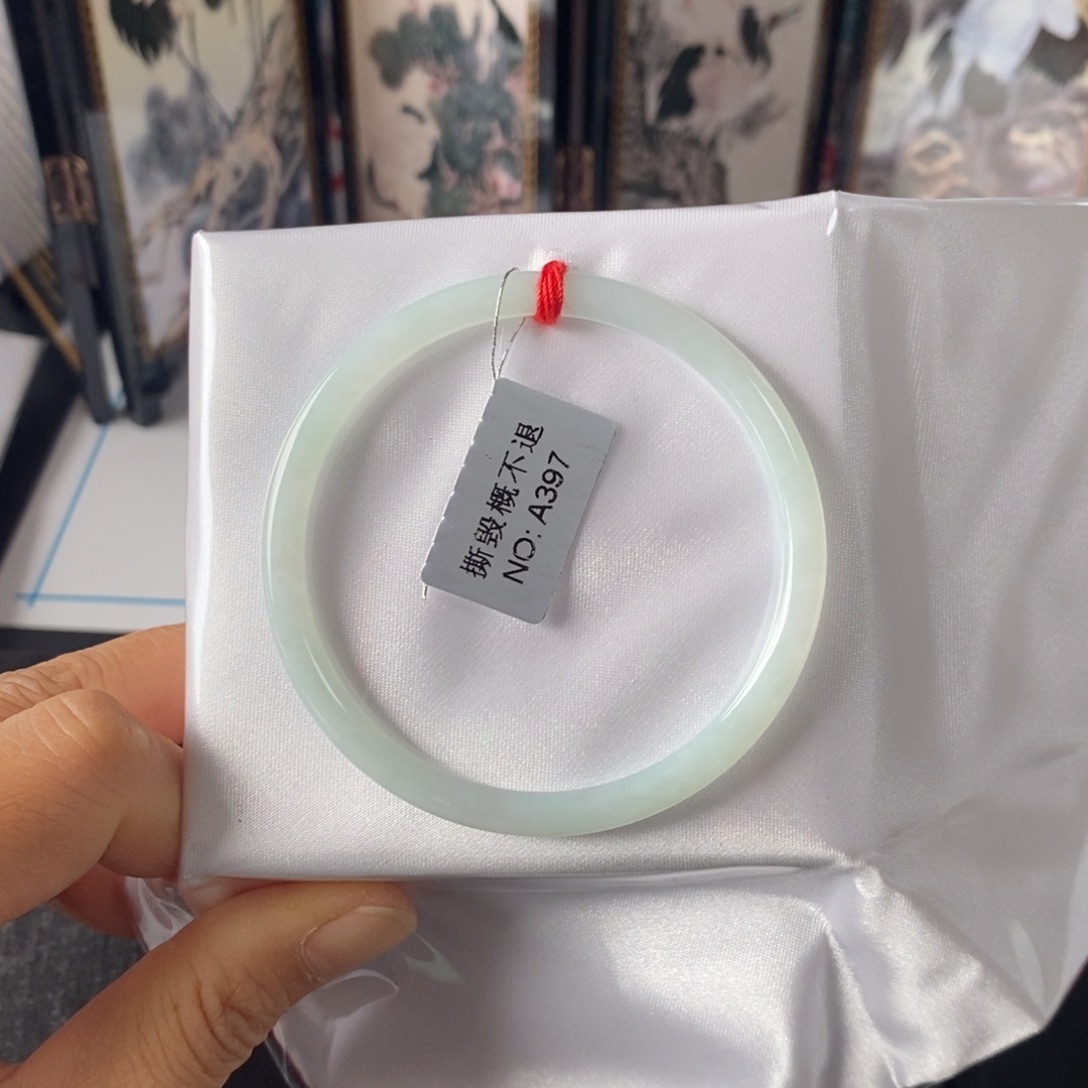 翡翠未镶嵌手镯（圆镯）54