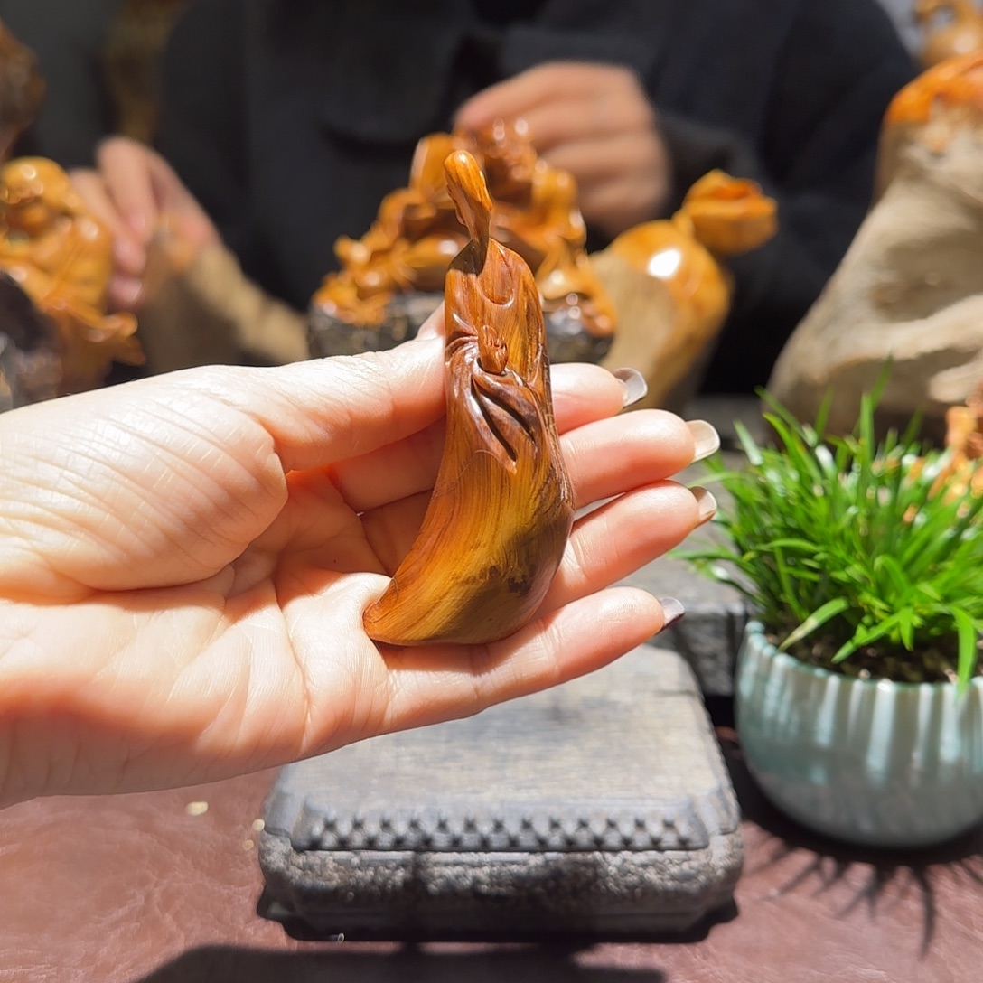 德***子柏木（崖柏）太行集团董事