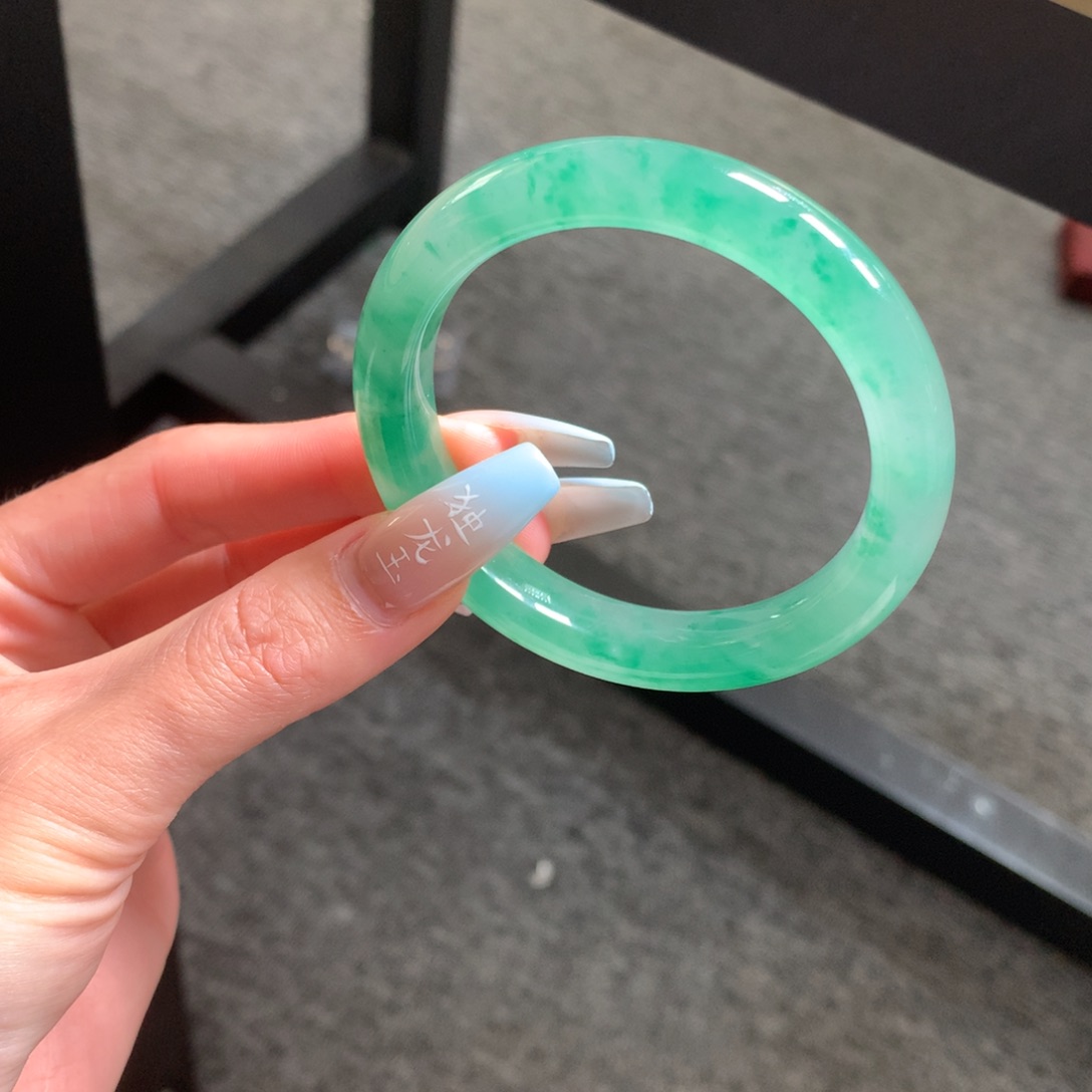 石英质玉手镯未镶嵌夏****本