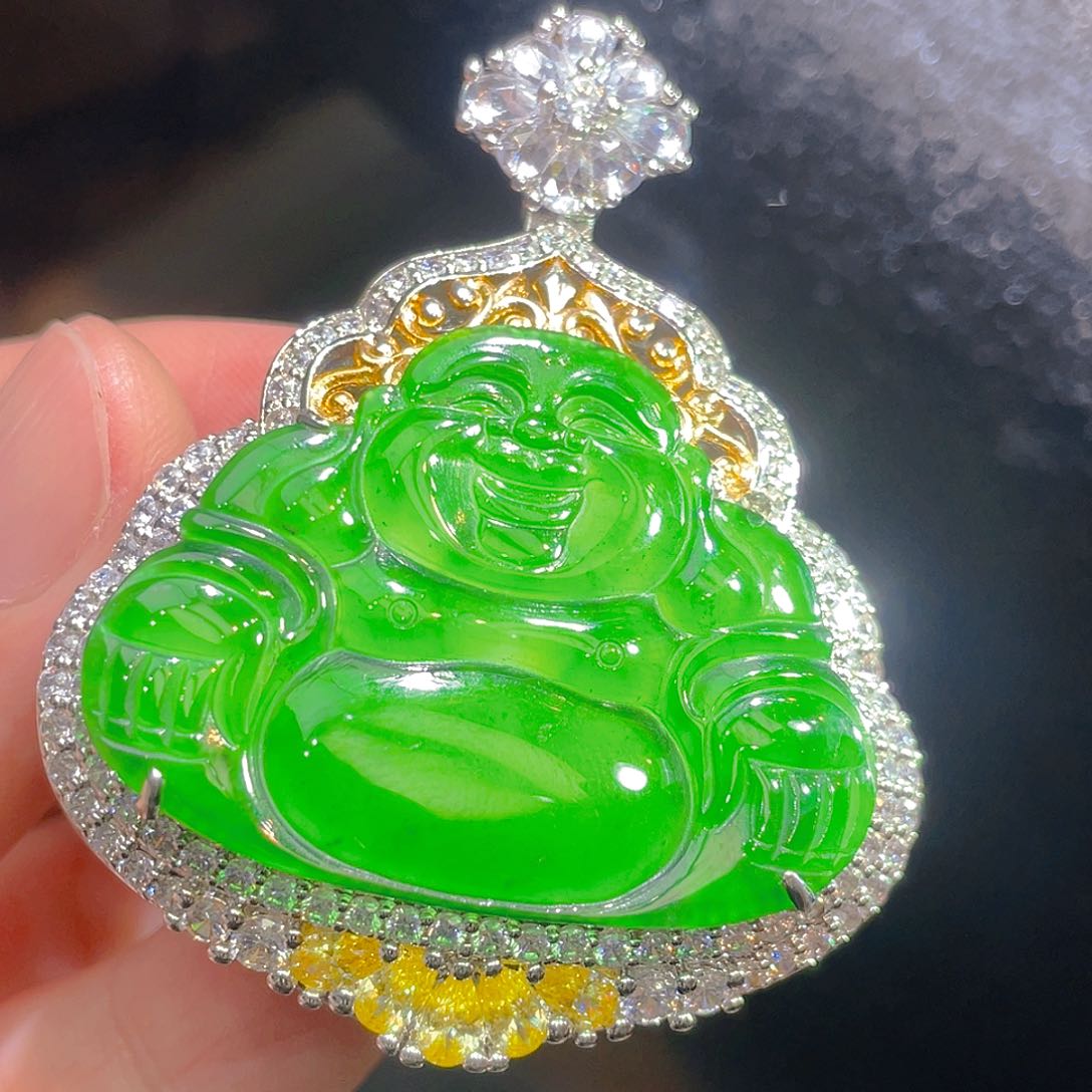 翡翠颈饰未镶嵌翡翠