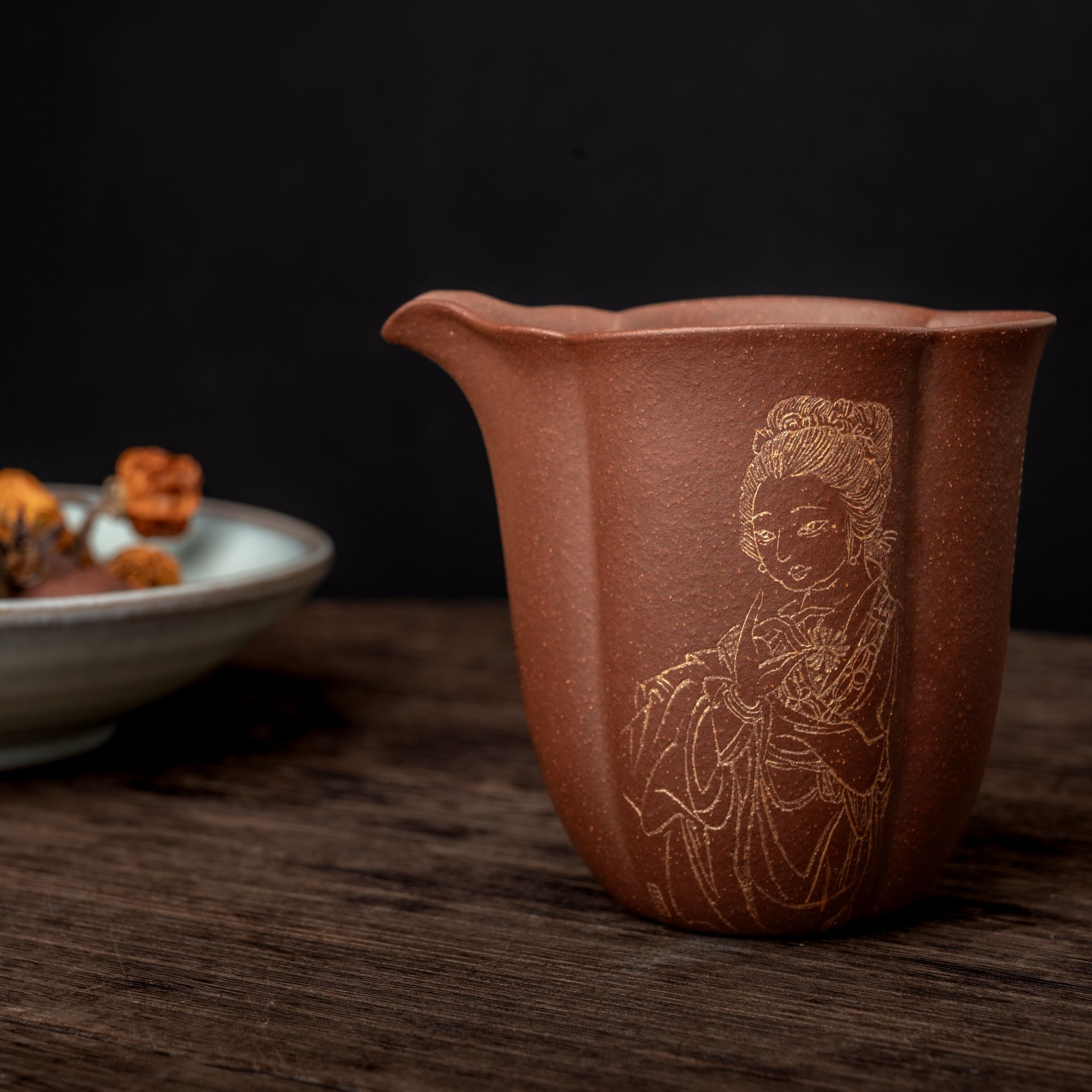 木隐砂堂 公道杯 200cc 仕女图 刻绘 紫砂杯 紫泥 茶器 茶具