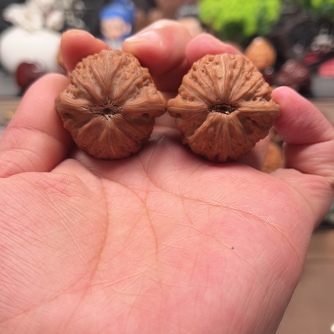 桃核把件铁锤核桃