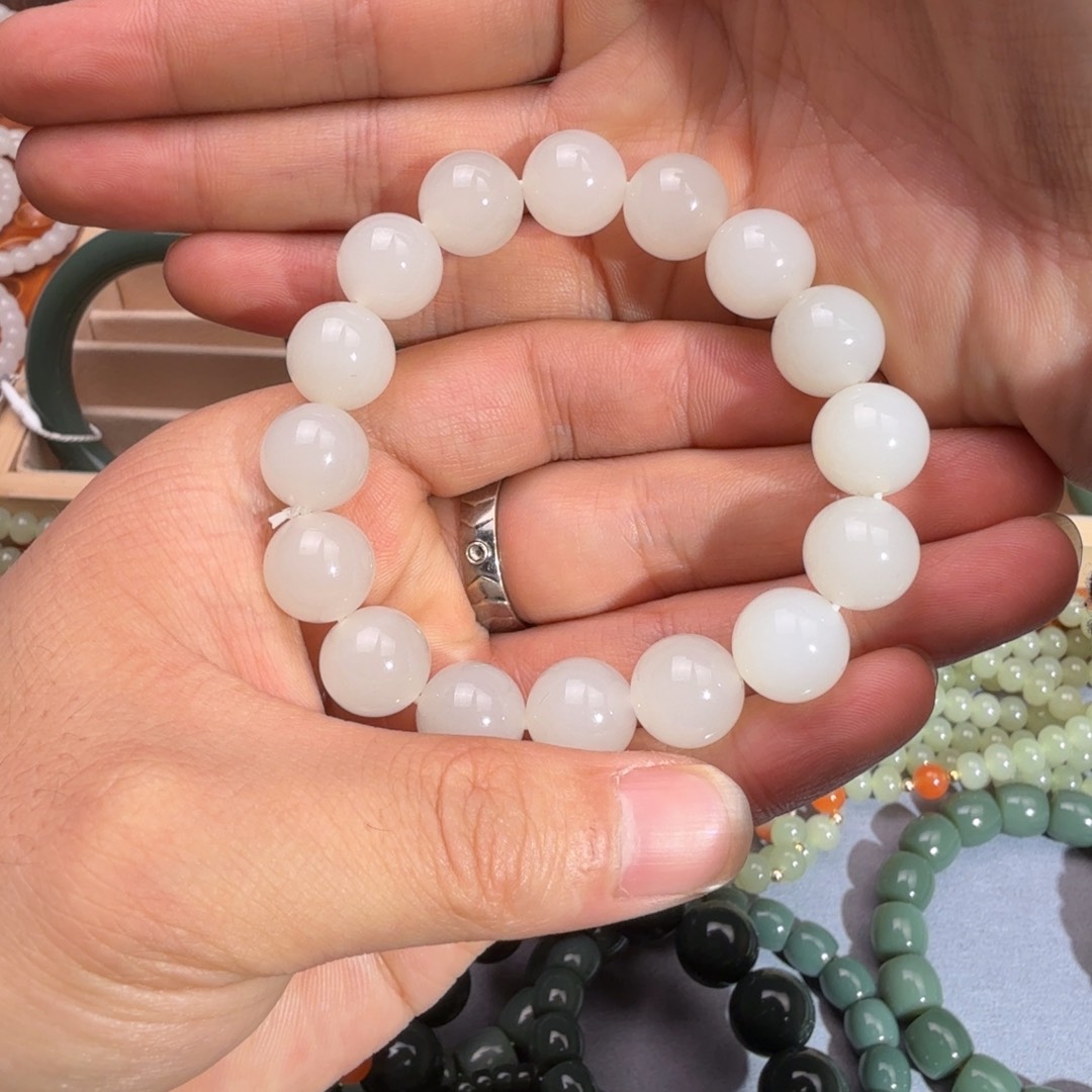 和田玉手链未镶嵌天***烟