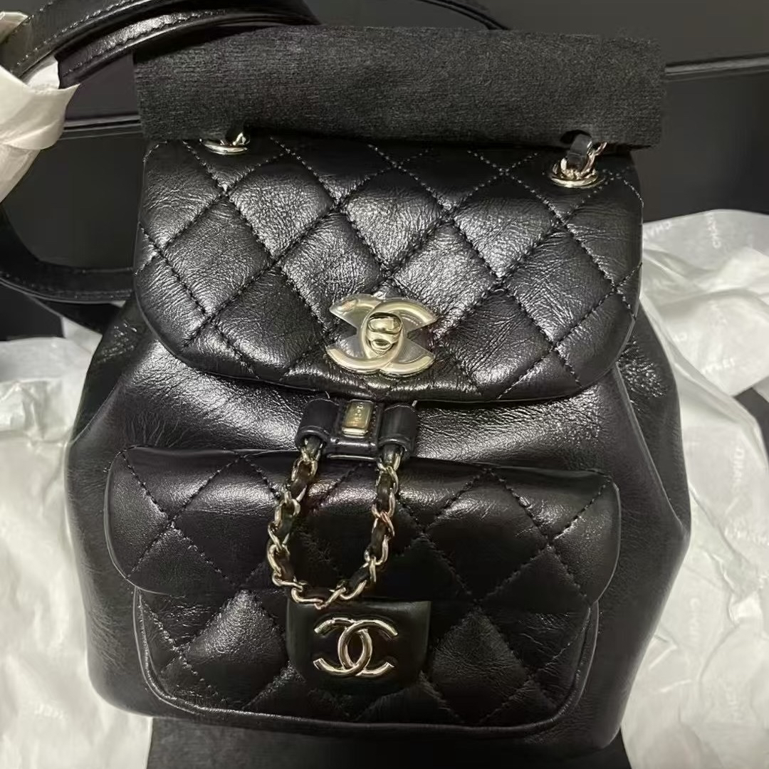 未使用 Chanel/香奈儿 22c 黑金油腊皮duma双肩包 芯片款双肩包