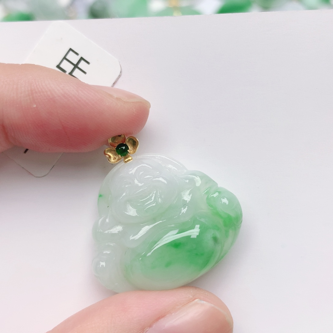 翡翠18K金镶嵌颈饰