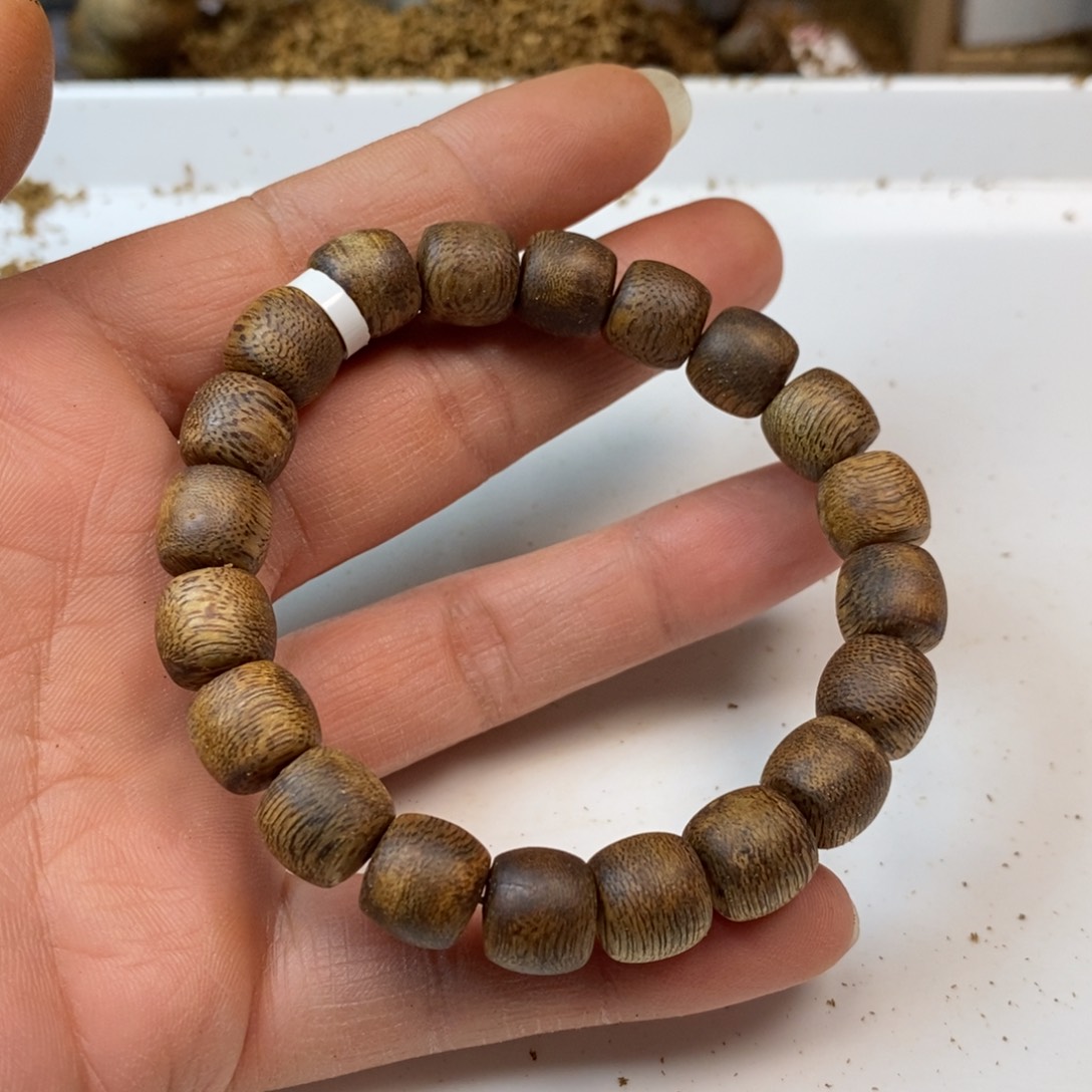 沉香手串绿棋楠规格1.0-9