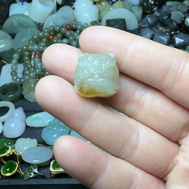 和田玉（糖玉）颈饰未镶嵌