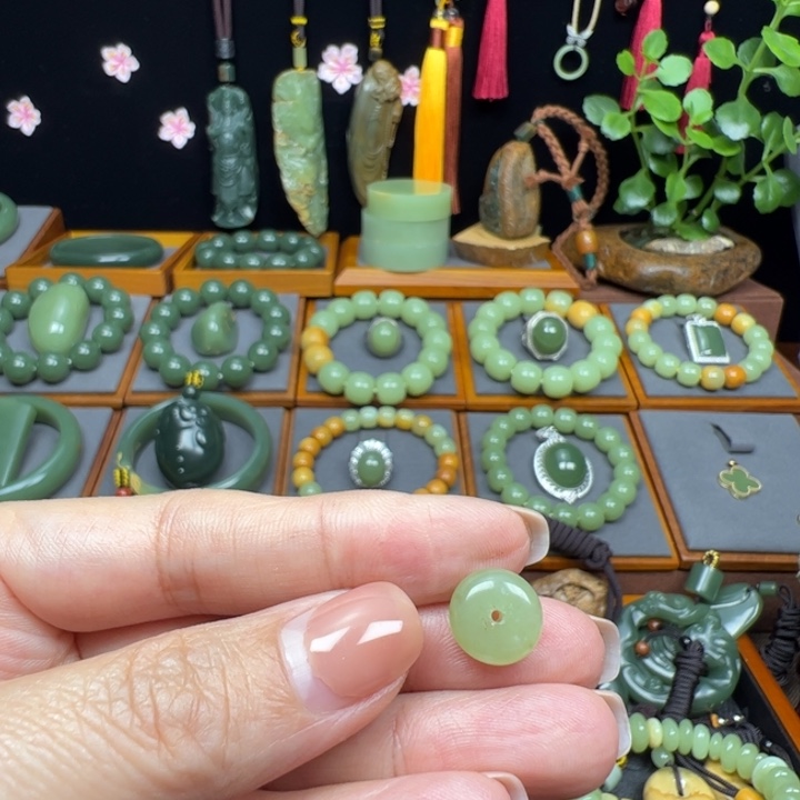 江***夏岫岩河磨玉（透闪石质玉）未镶嵌手链