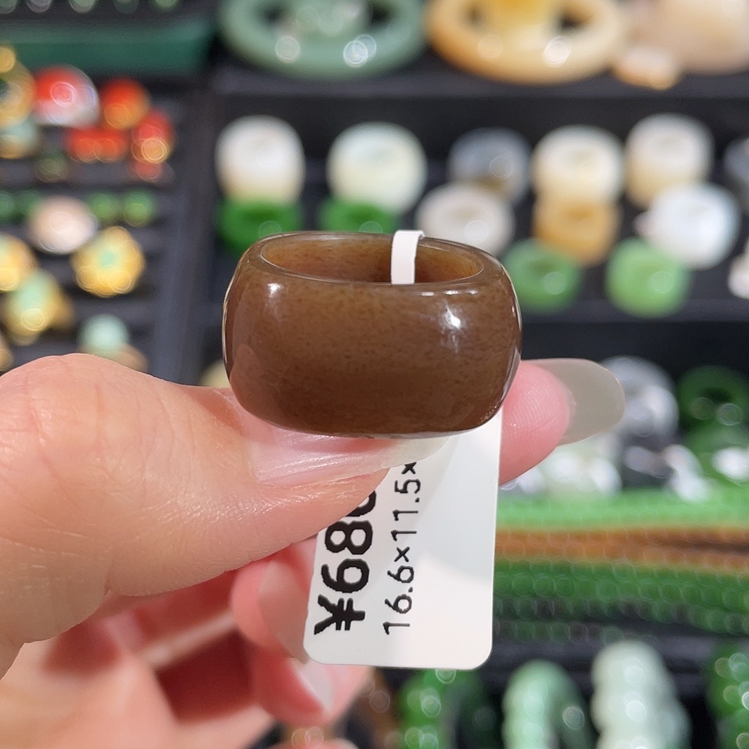 和田玉（糖玉）未镶嵌戒指内径16.6 红糖方圆