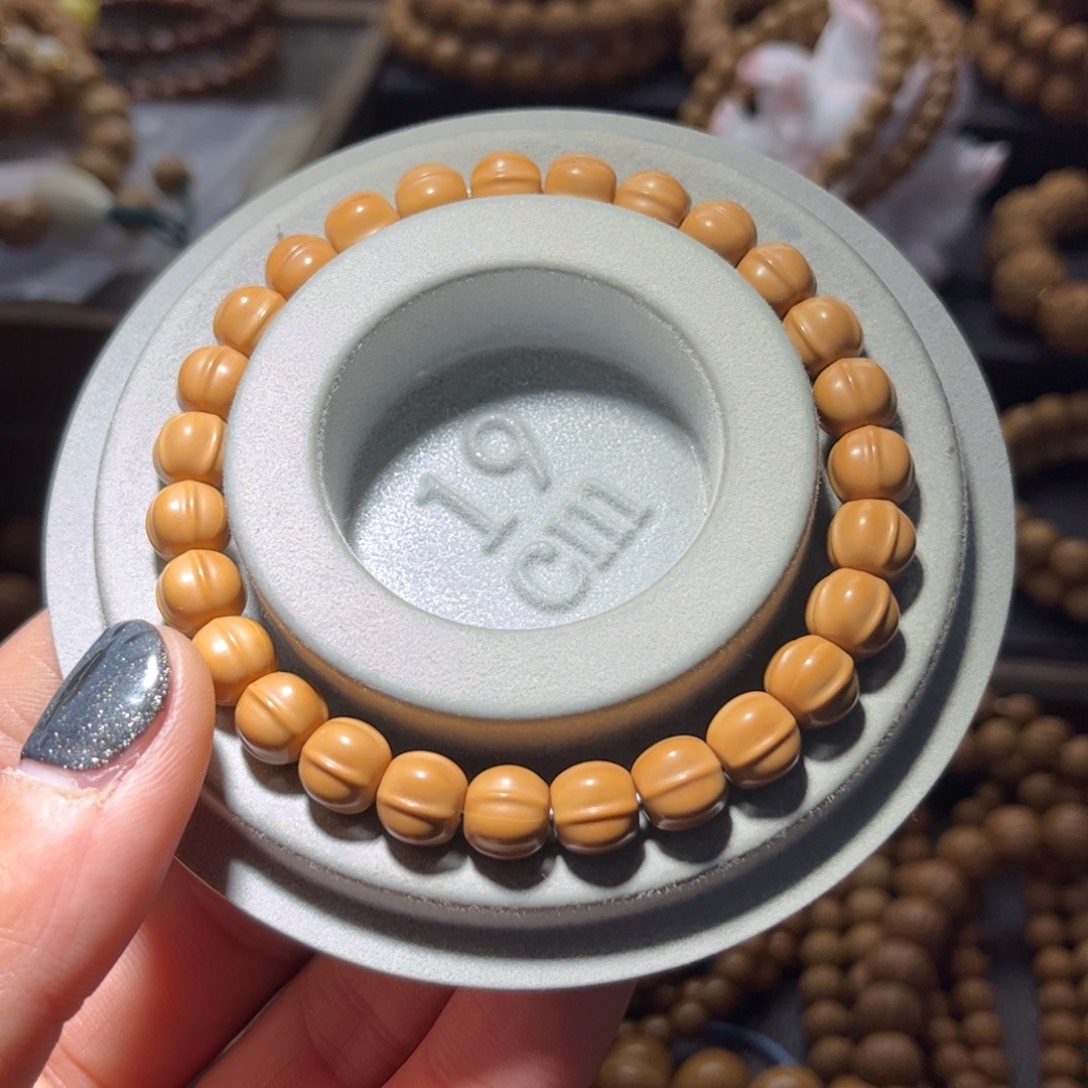 吊坠猴头核桃8+龙岩鲨鱼全品无瑕无药