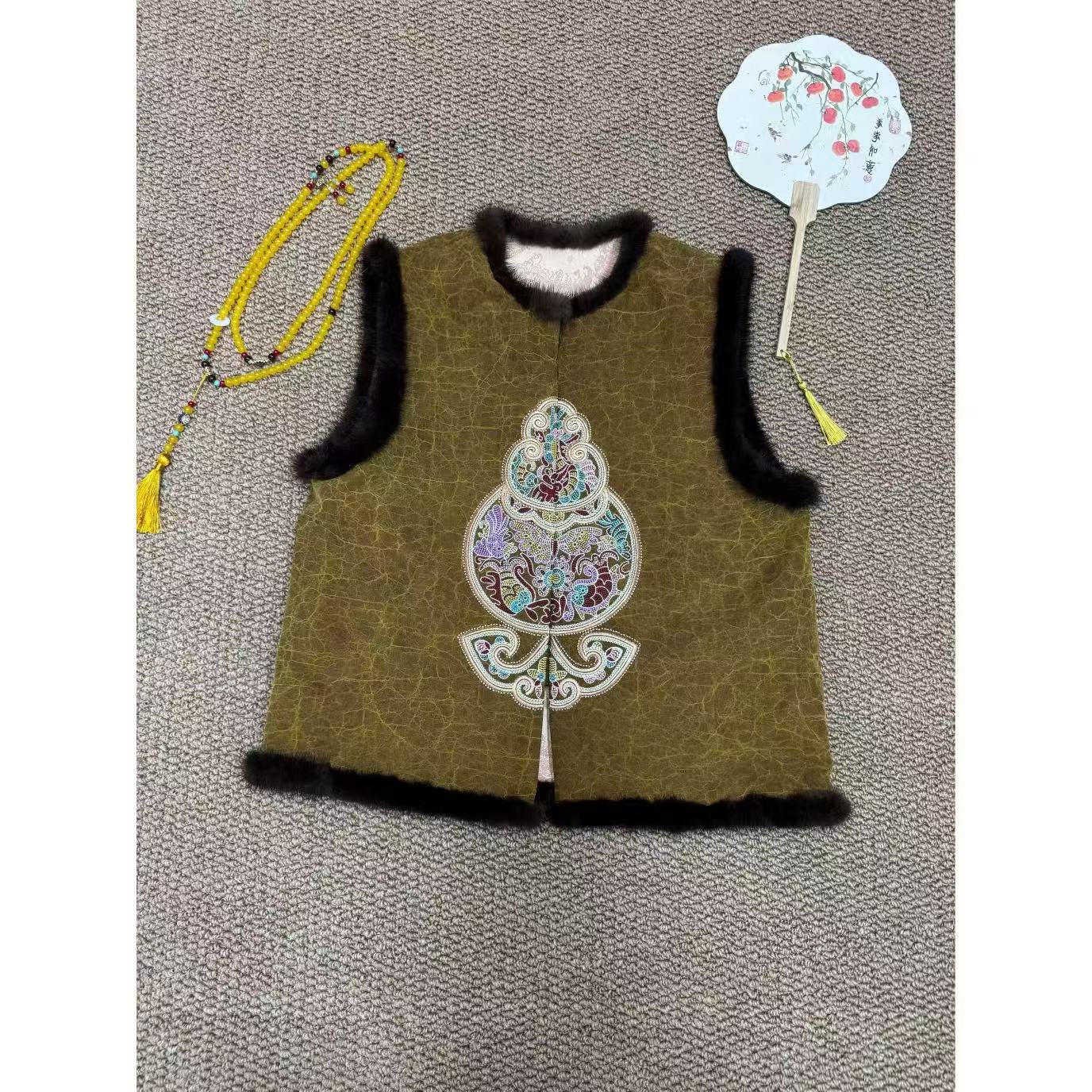 秋冬新中式国风重工真丝香云纱葫芦刺绣夹棉水貂毛拼接马甲女新款