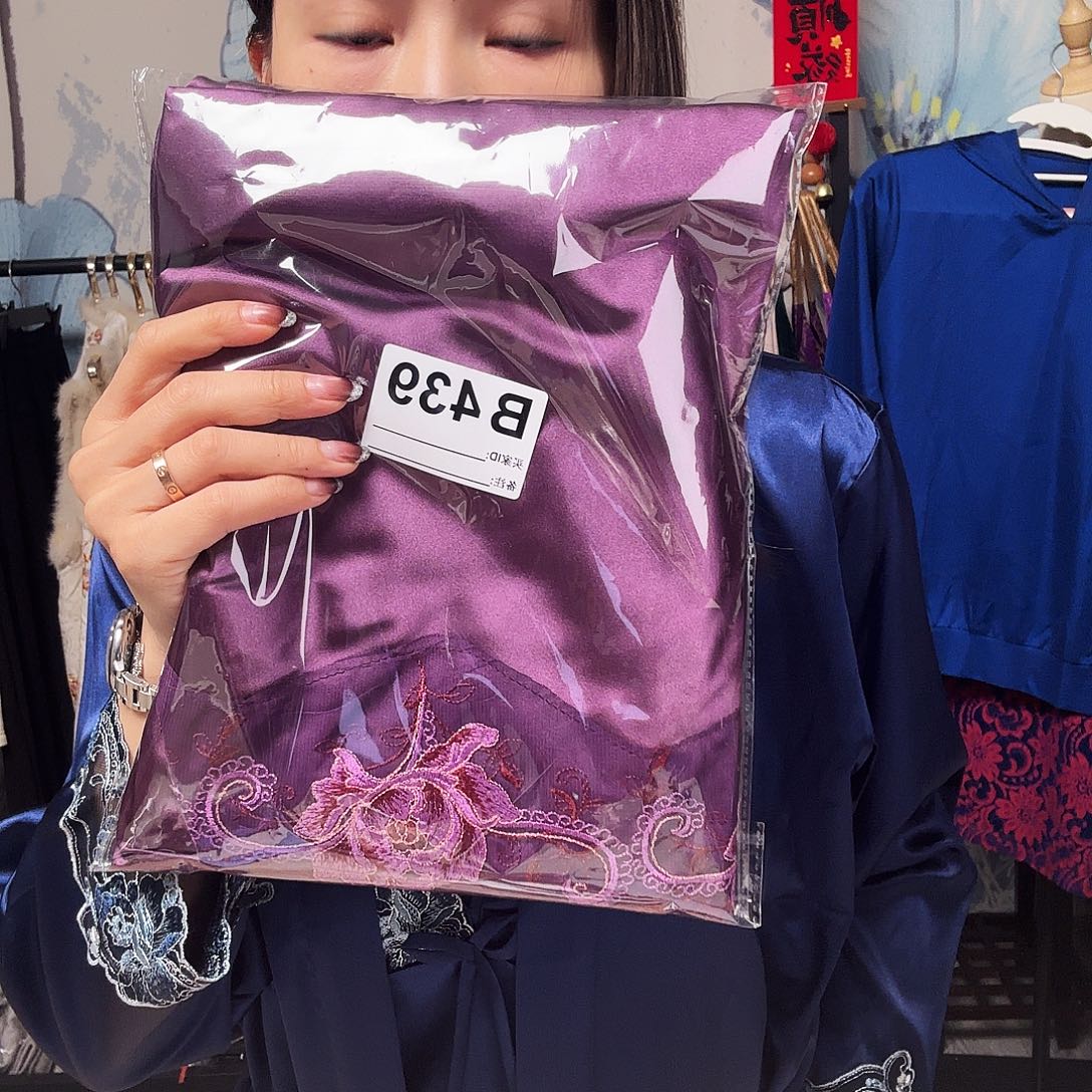 皎***月439假丝套装特价啊