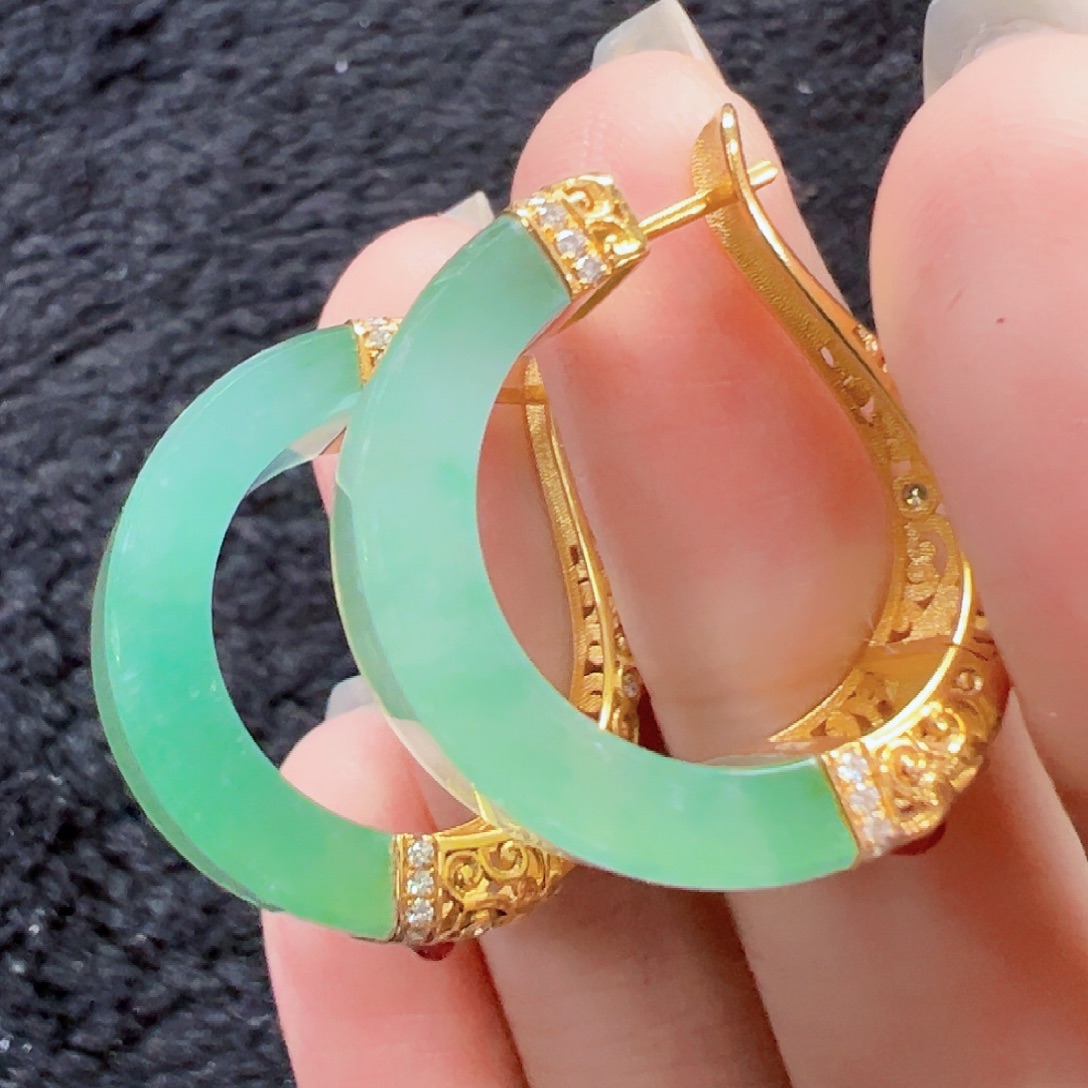 翡翠18K金镶嵌耳饰签收后24小时鉴赏期