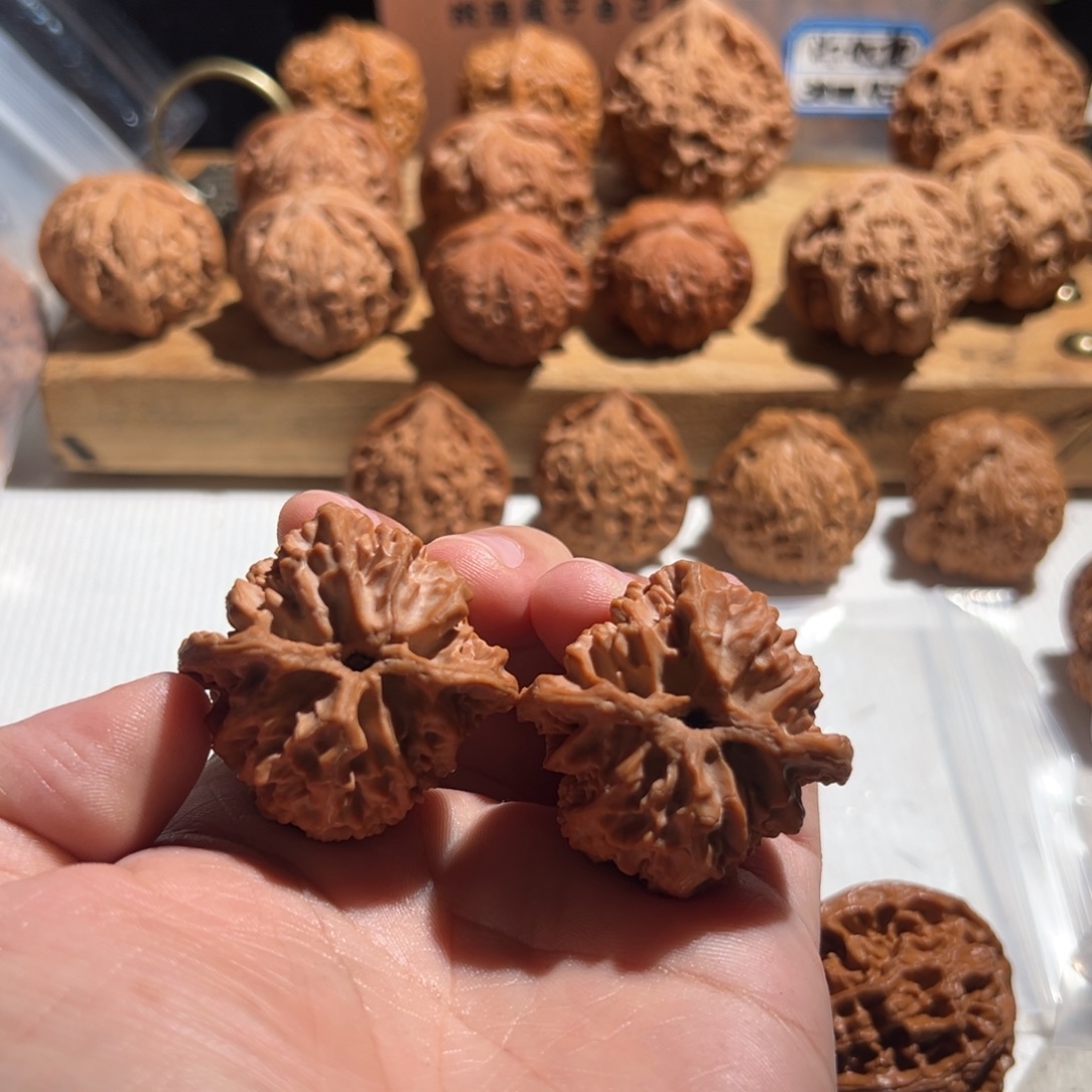 I***牛核桃全品无修 39 红苹果