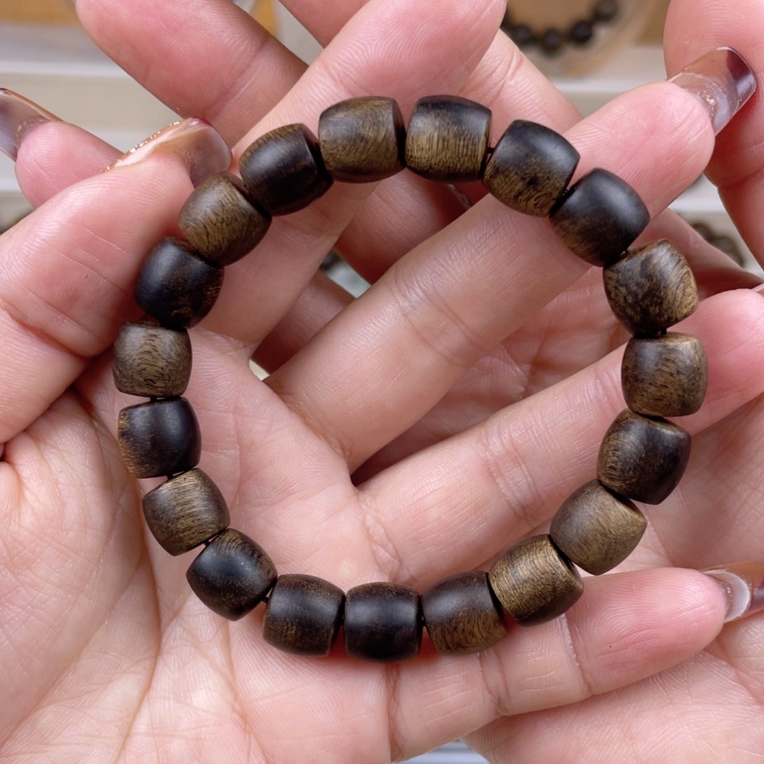 沉香手串平****?越南芽庄白棋楠虎斑留疤