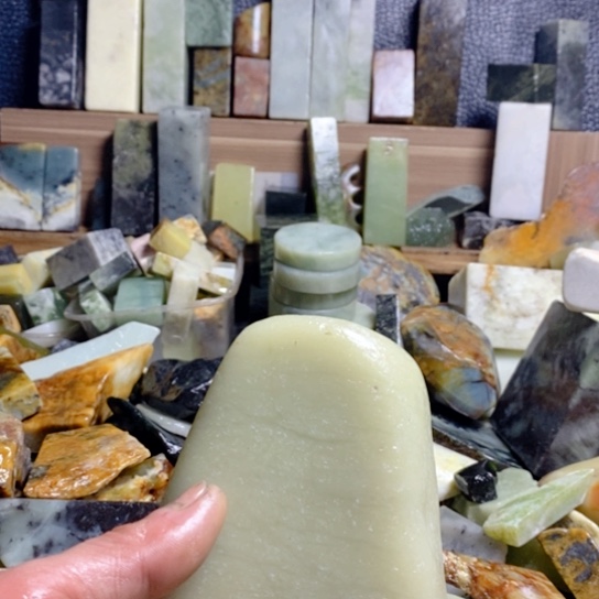 【闪购商品】蛇纹石玉珠宝玉器未镶嵌