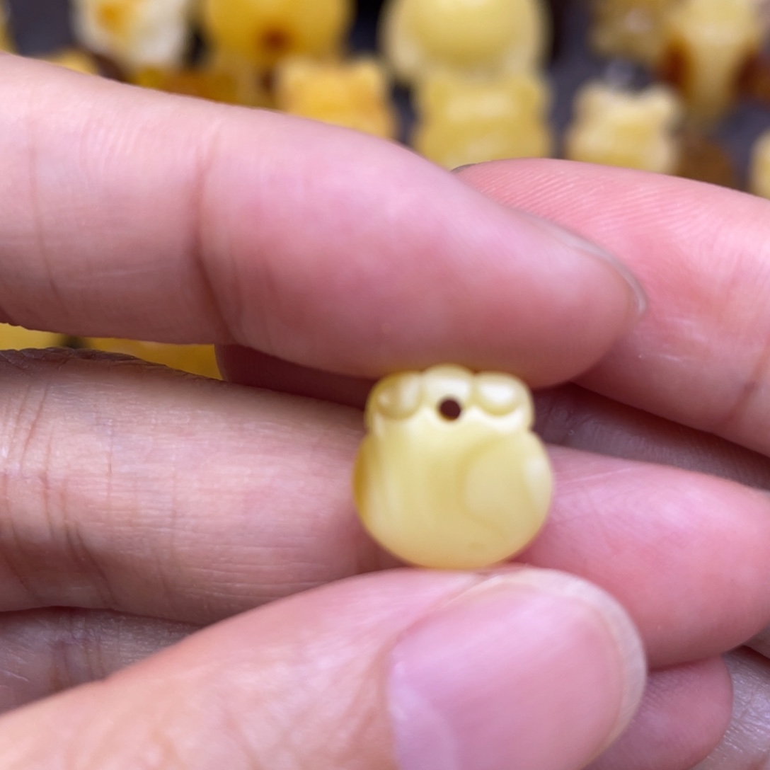 未镶嵌琥珀裸石蜜蜡