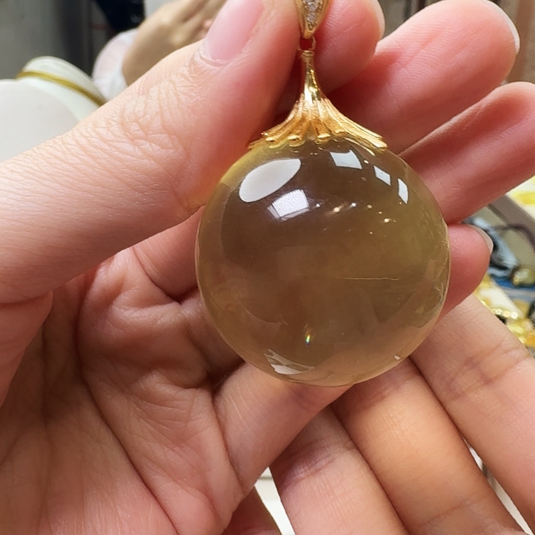琥珀未镶嵌颈饰吊坠