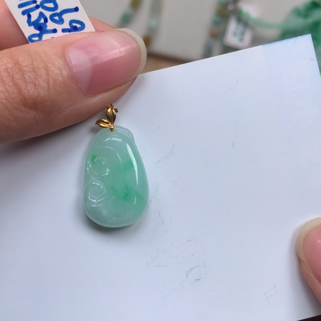 吊坠(不含链)未镶嵌翡翠