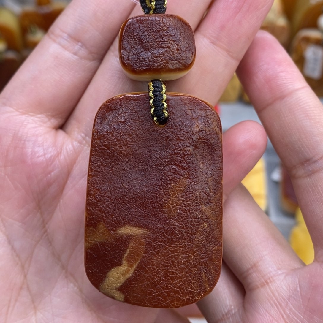 蜜蜡未镶嵌珠宝奇石