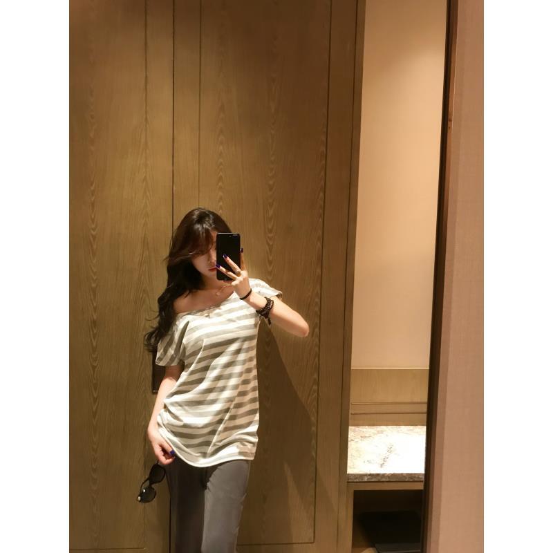 *尹千金*【淡感素人美女】yc大领口小飞袖设计显瘦条纹短袖Q257187