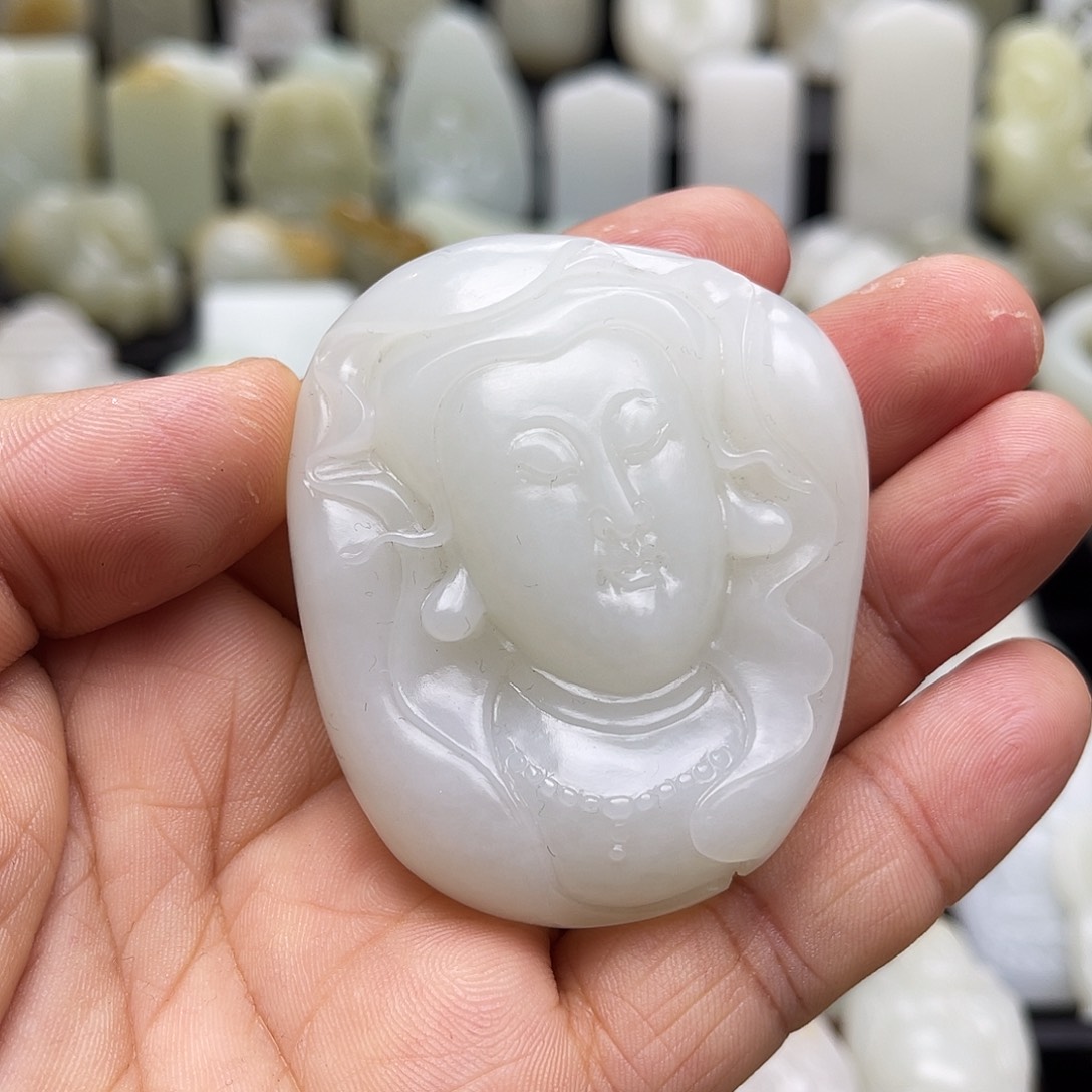 和田玉颈饰未镶嵌