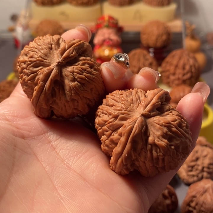 文玩核桃吊坠40卡姿兰大眼睛球白