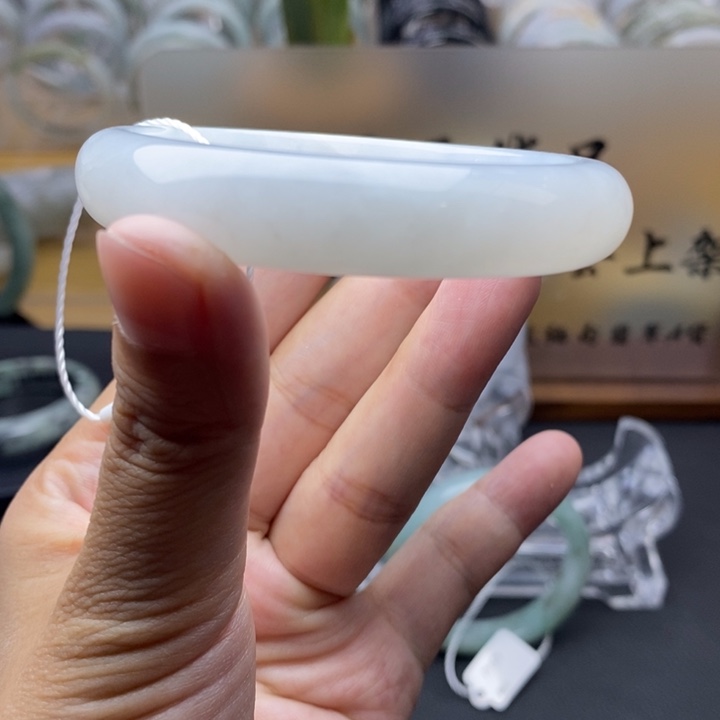 翡翠未镶嵌手镯翡翠