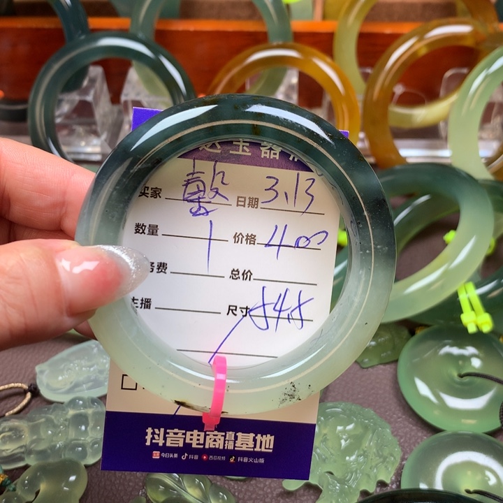 蛇纹石玉未镶嵌手镯馨*