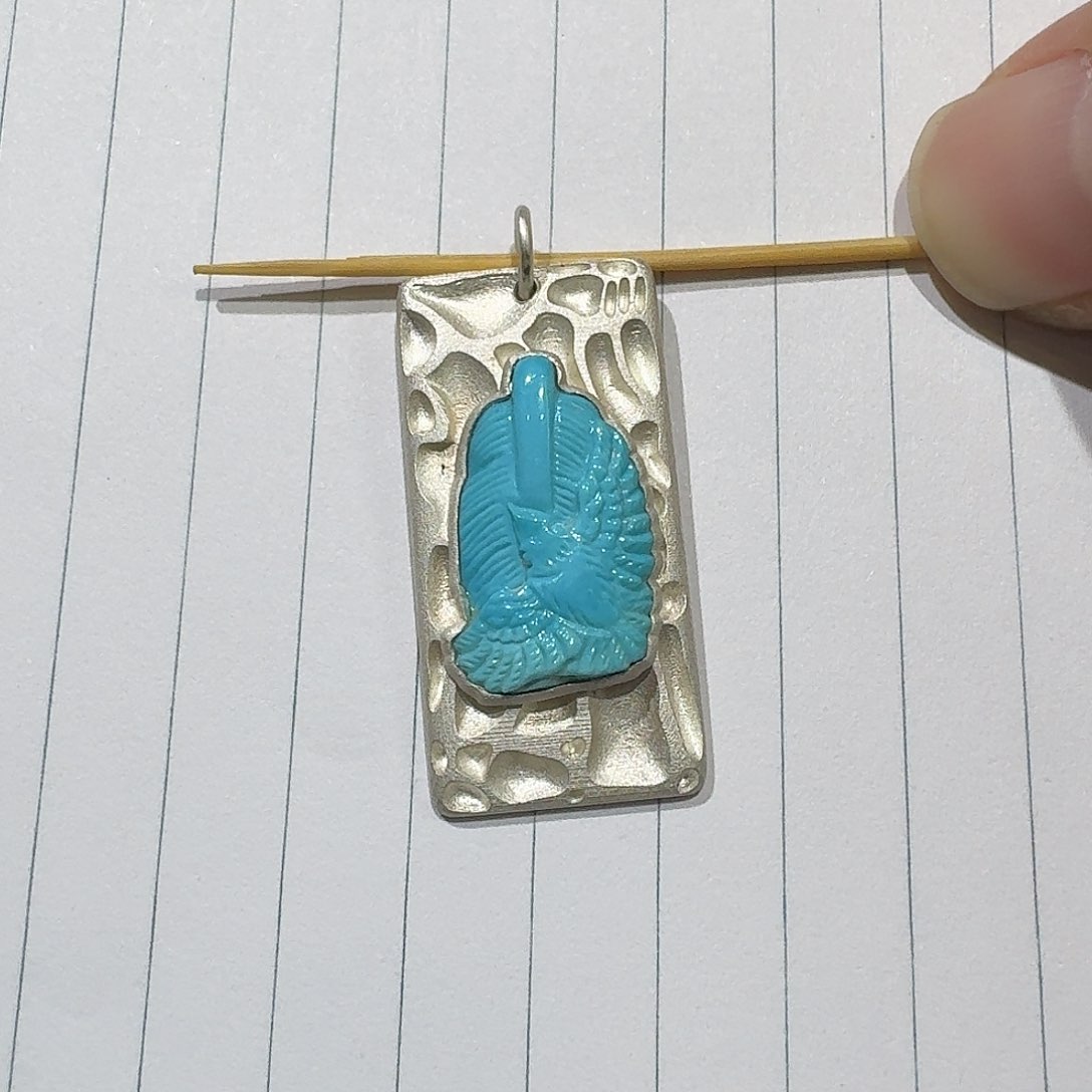 绿松石颈饰合金绿松石